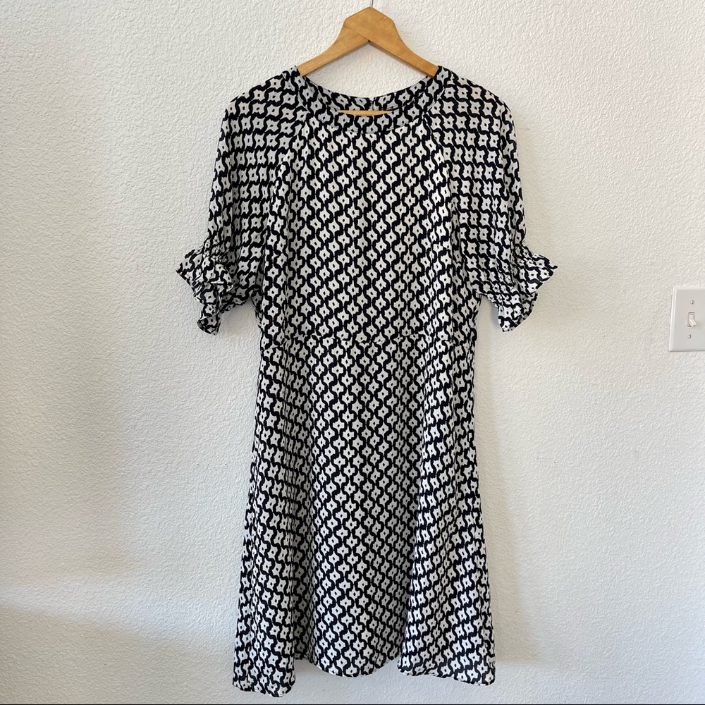 Banana Republic Factory Fit and Flare Dress Shirred Short Sleeves Size 12